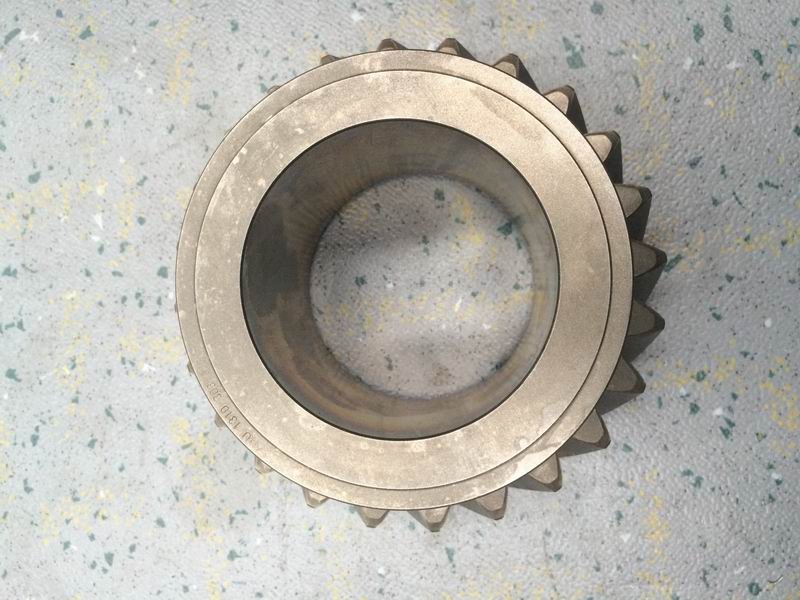 Intermediate shaft three-speed teeth