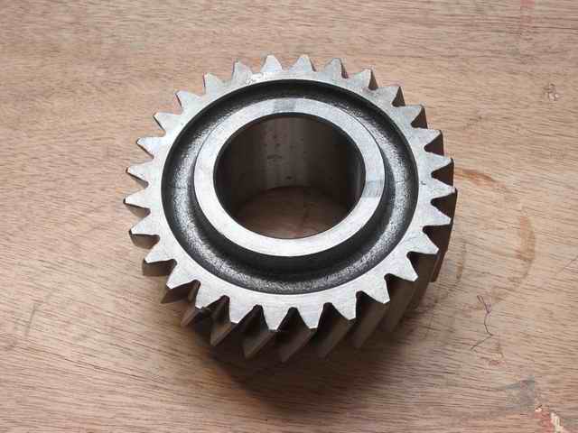 Intermediate shaft three-speed teeth