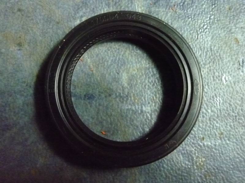 One-axis oil seal