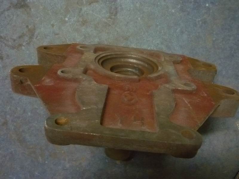 Передняя крышка коробки передач-1