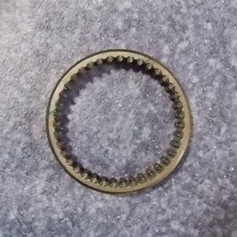 Один синхронизатор заднего хода