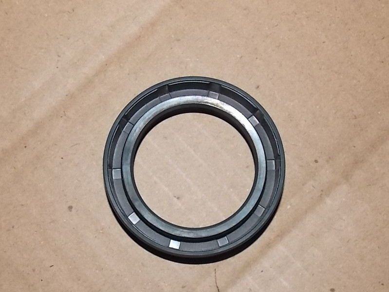 One-axis oil seal