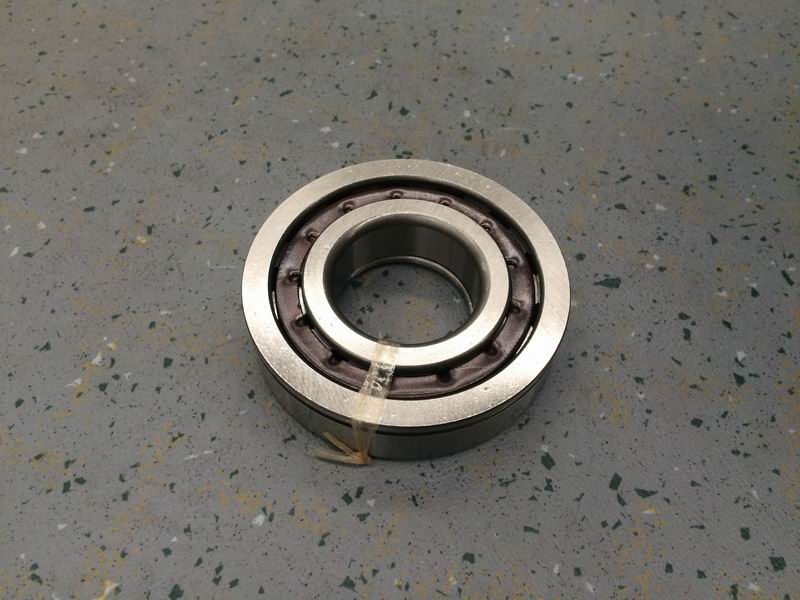 Задний подшипник промежуточного вала