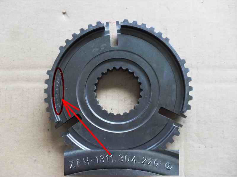 Five- and six-speed synchronizer gear
