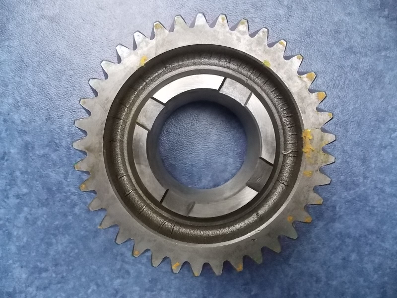 Second-axis and third-speed gears