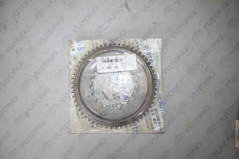 Two-axis six-speed synchronous conical hub