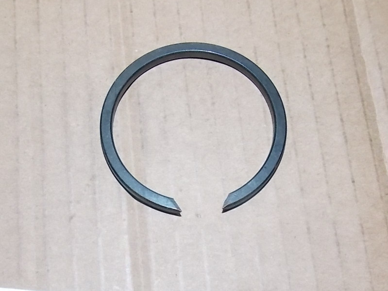 Five and six gear holder snap ring