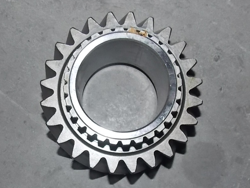 Two-axis six-speed gear