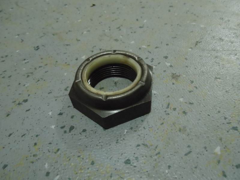 Output flange lock nut