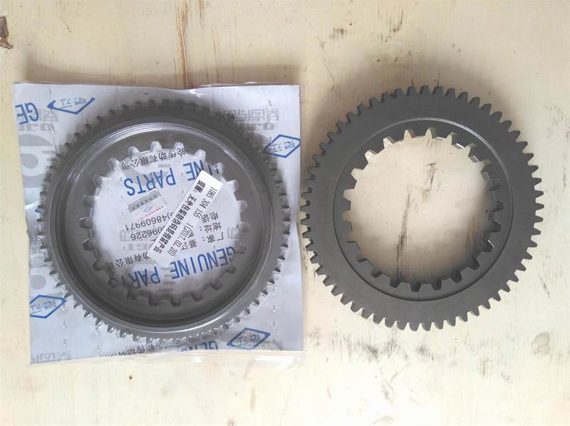 Second-speed synchronous cone hub