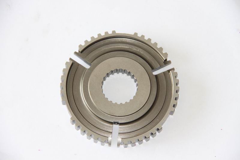 Four and five-speed synchronizer gear