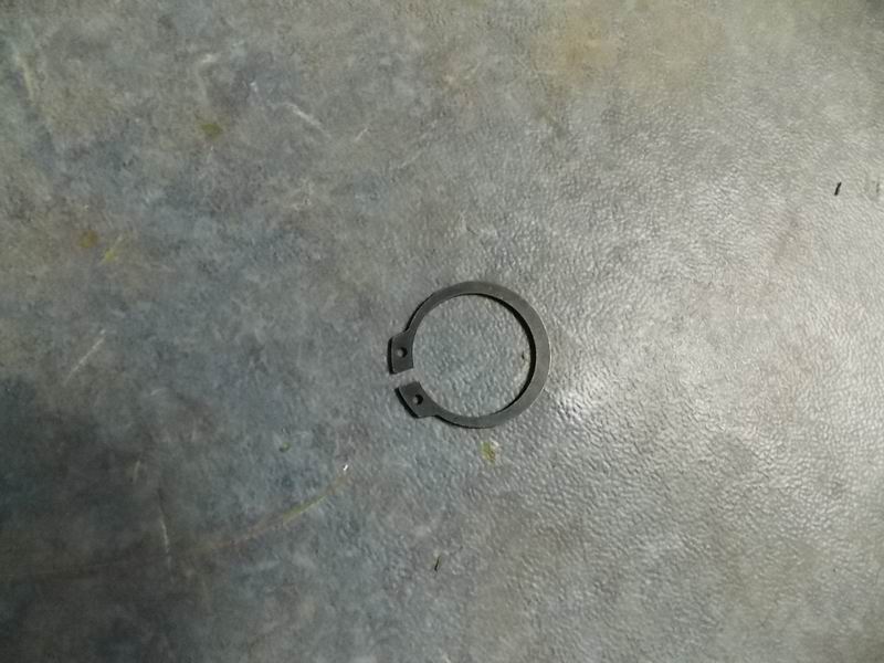 Elastic retaining ring for shaft