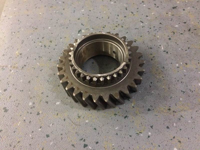 Шестерни второй оси и третьей скорости