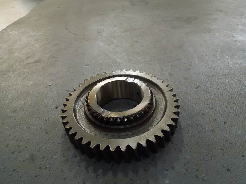 Two-axis first gear