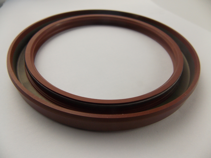 Two-axis oil seal