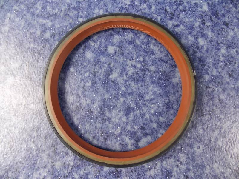 Two-axis oil seal