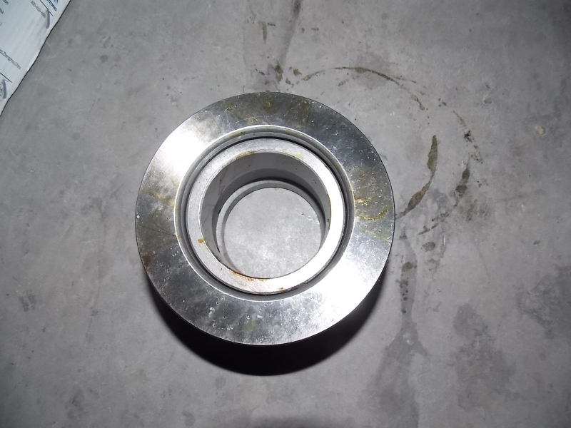 Separating bearings and seats