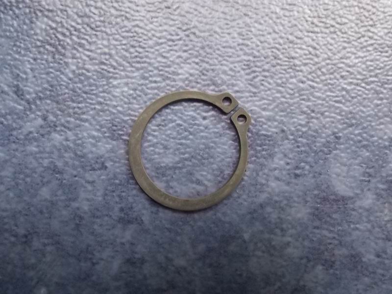 Elastic retaining ring for shaft
