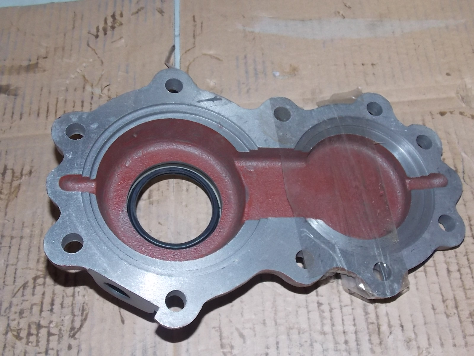 Rear bearing cover assembly