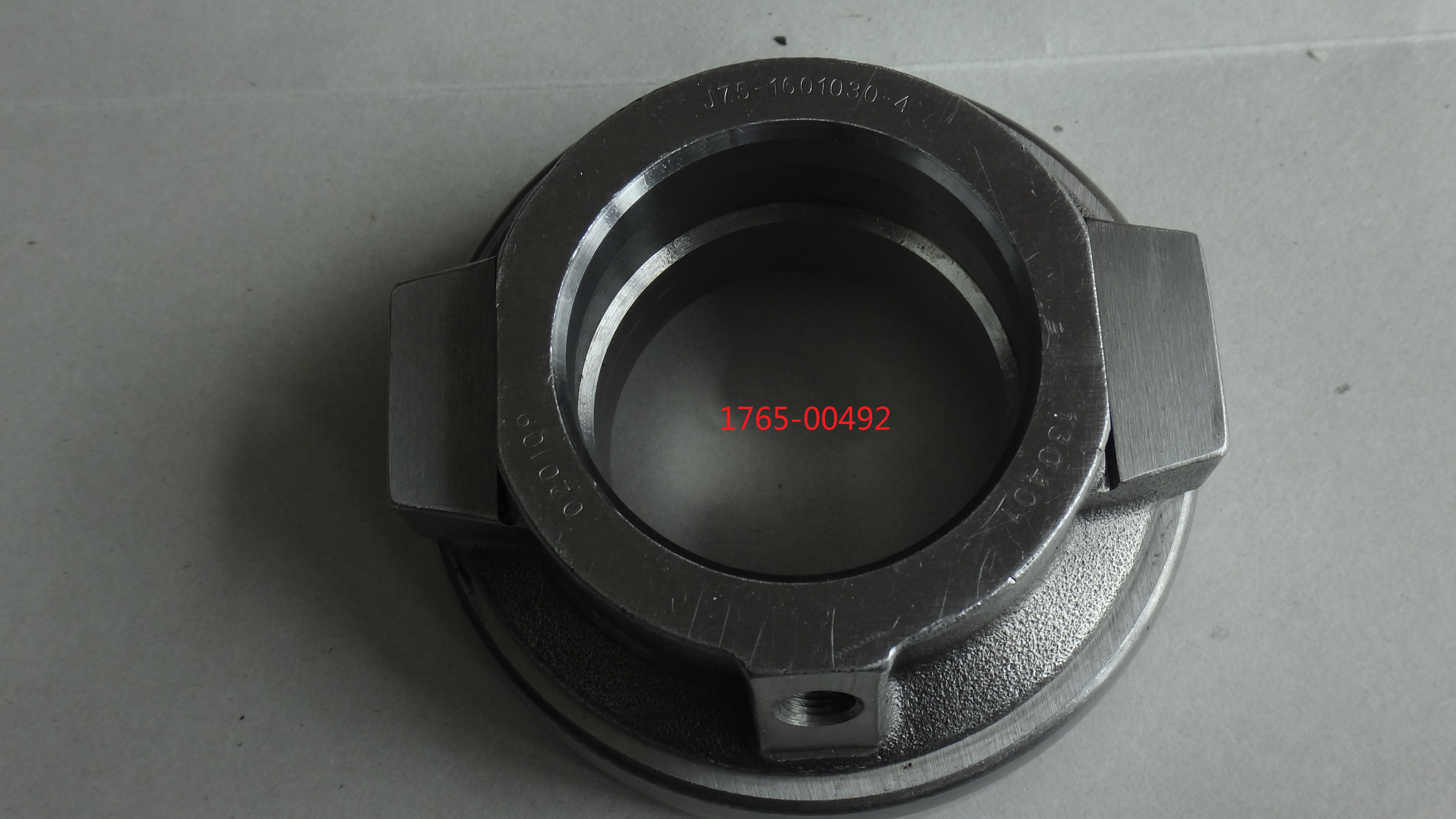 Clutch separation bearing assembly; non-maintenance-free