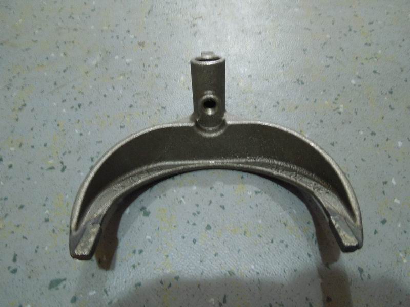 Вилка переключения второй и третьей передач