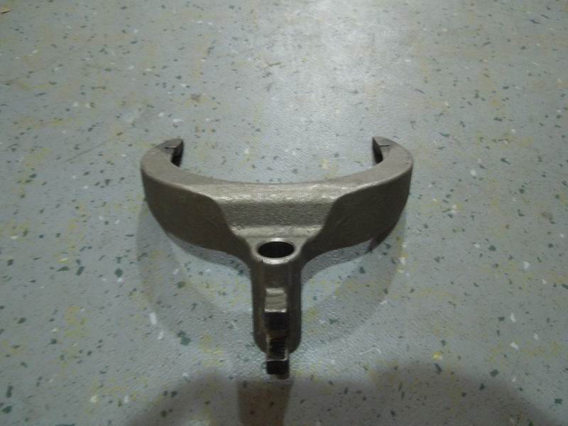 Вилка переключения второй и третьей передач-1