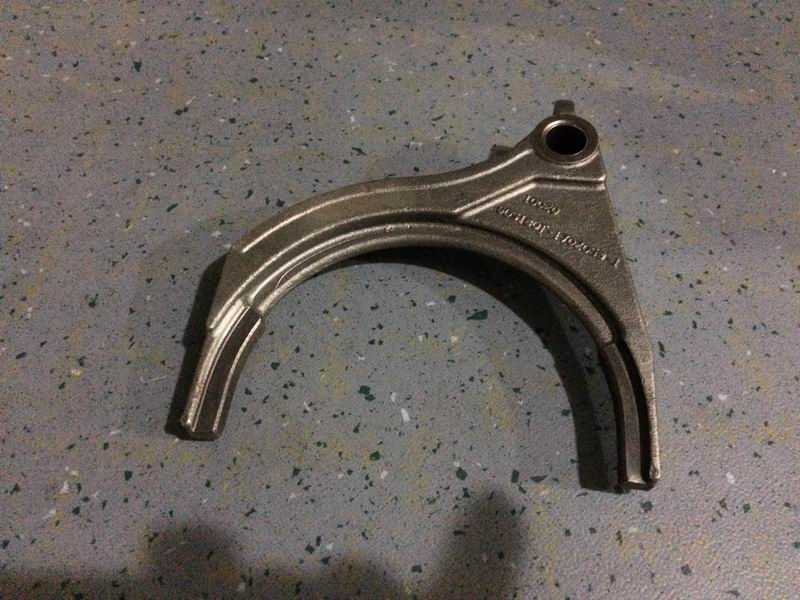 Five- and six-speed fork assembly