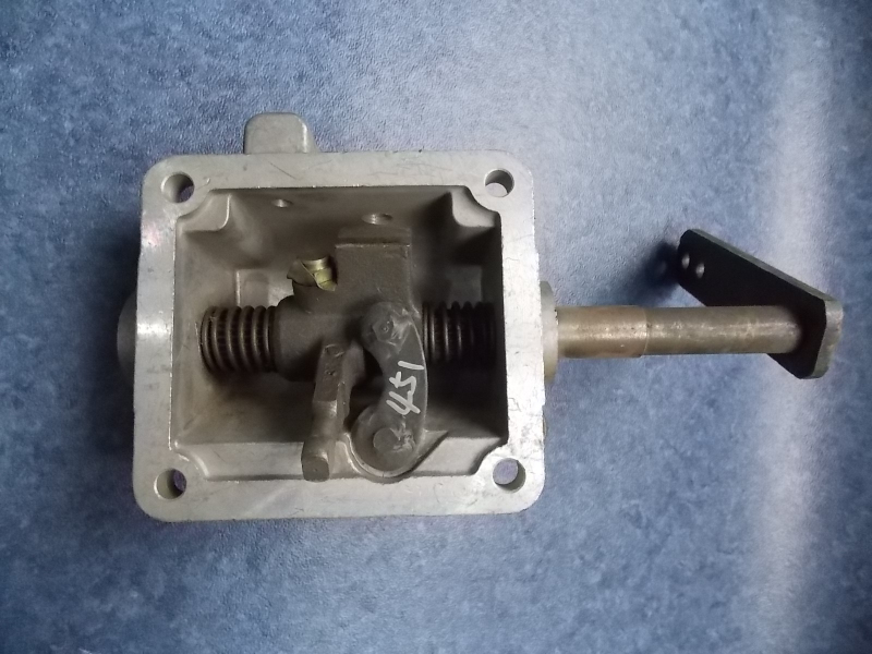 Transmission top cover assembly; can be replaced by 1701-01387-3