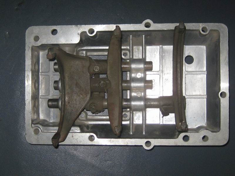 Transmission upper cover assembly