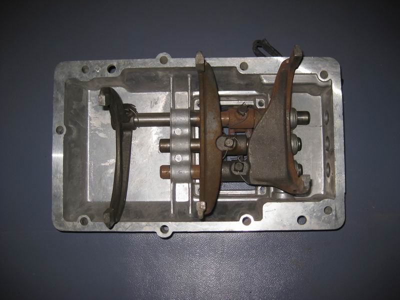 Верхняя крышка коробки передач в сборе