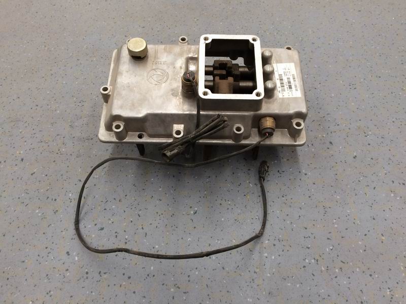 Transmission upper cover assembly