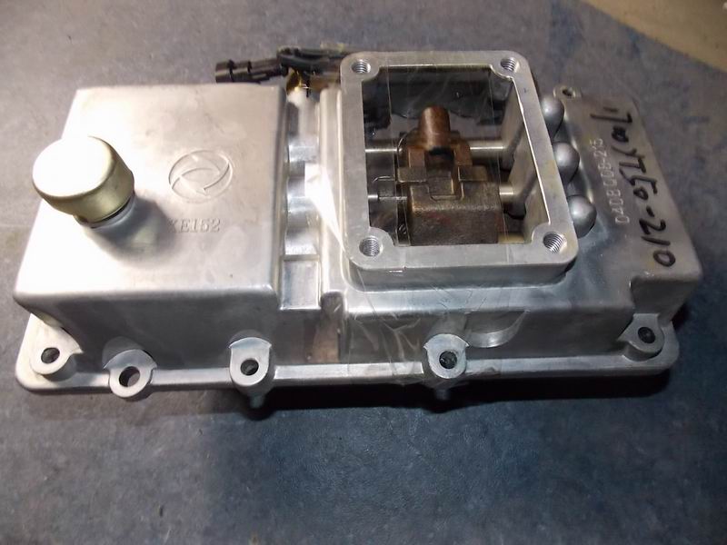 Transmission upper cover assembly