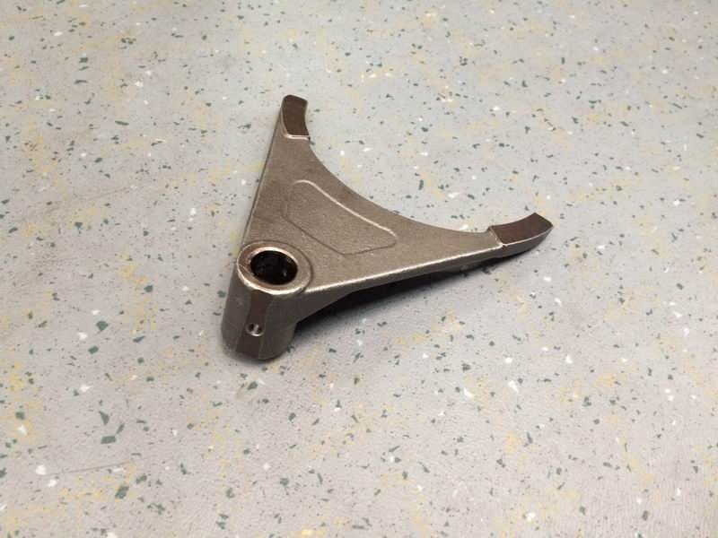 Reverse gear shift fork; the opening distance of the fork foot is 140-1