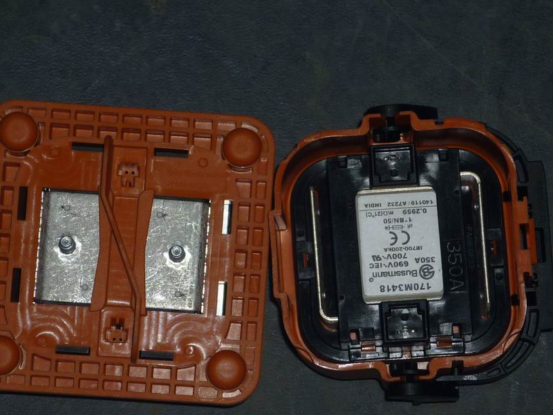 Plug-in power battery system quick breaker-1