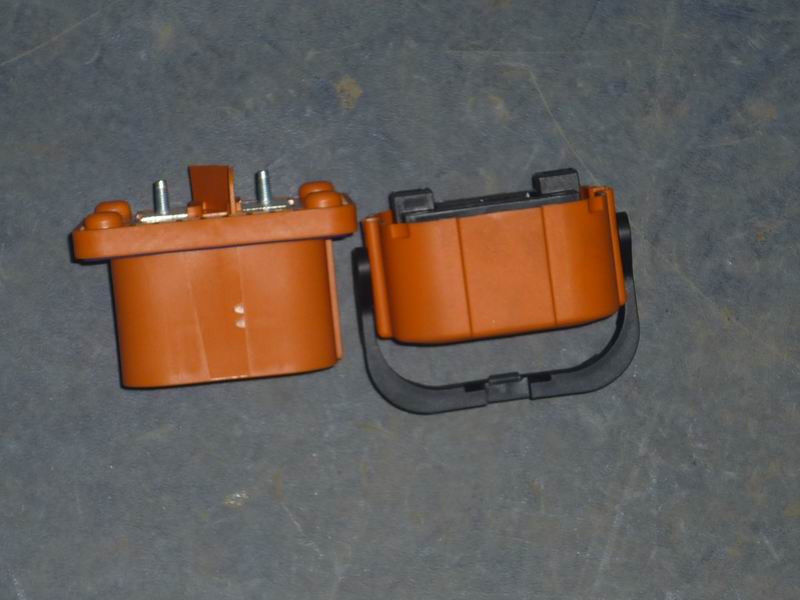 Plug-in power battery system quick breaker-2