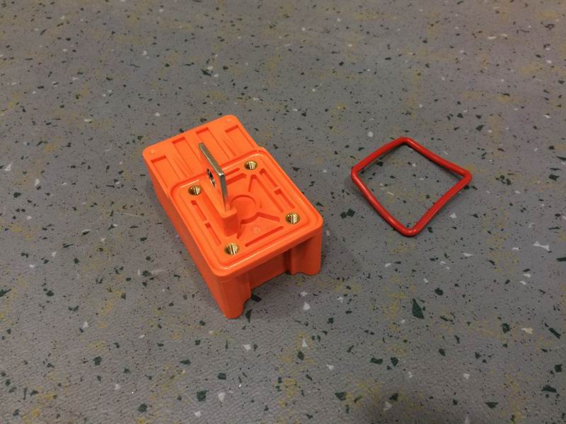 High voltage connector positive base; 50 square; flat port