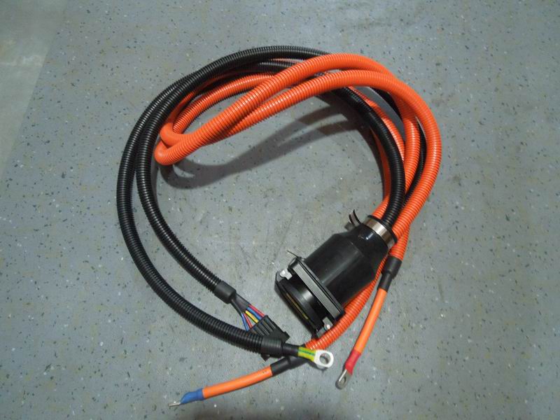 Разъем для зарядки постоянного тока-1