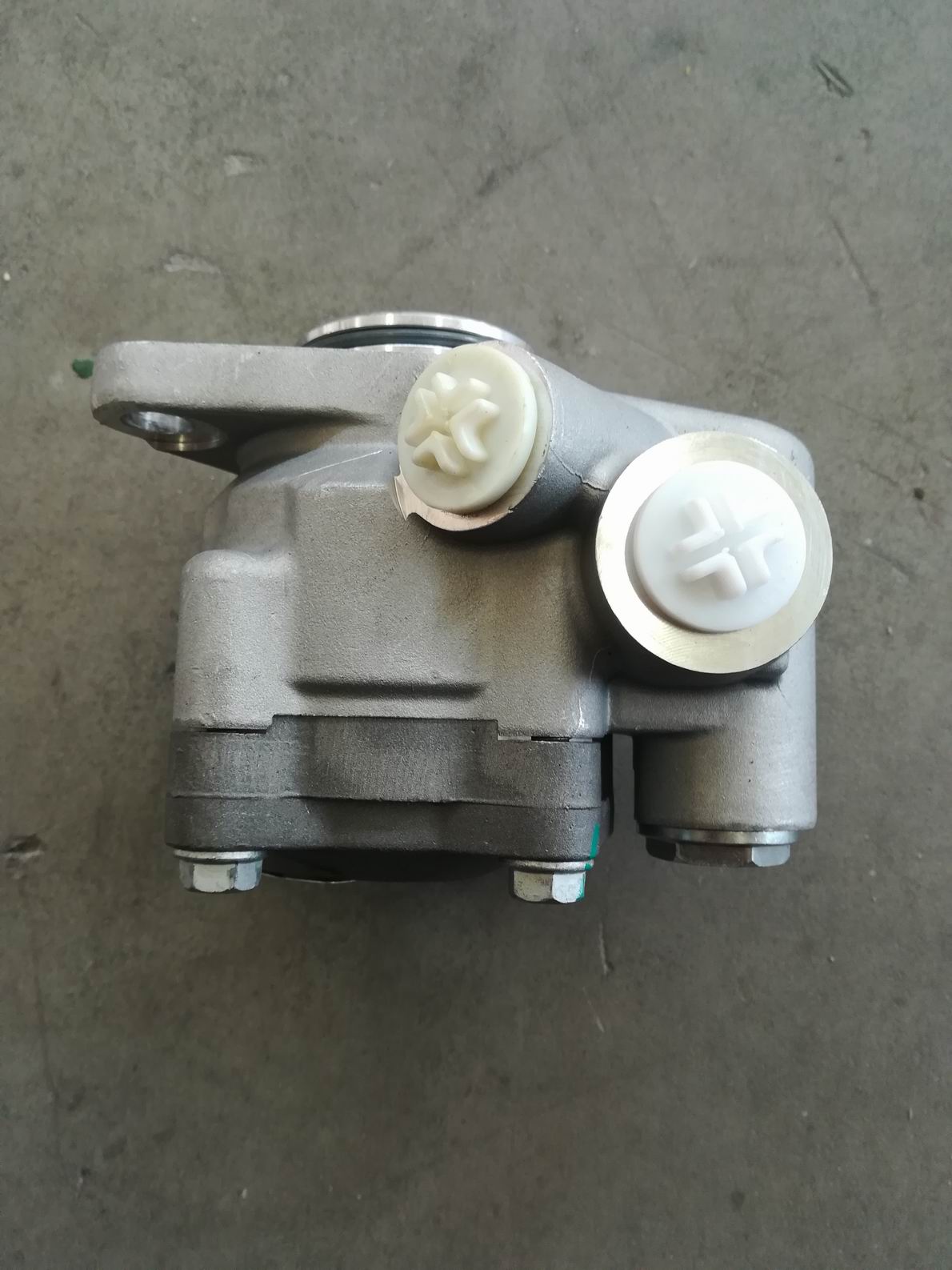Steering oil pump assembly