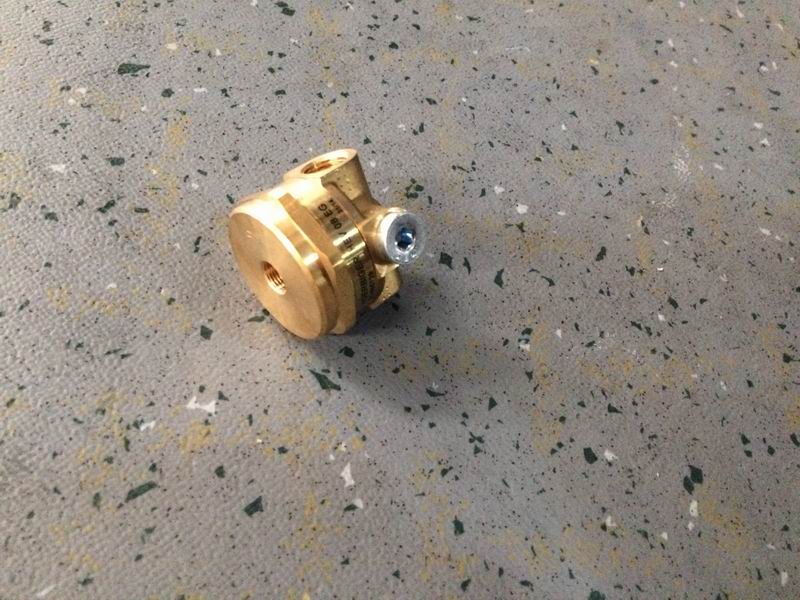 Electronic gas pressure relief valve