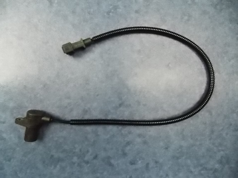 Датчик частоты вращения двигателя