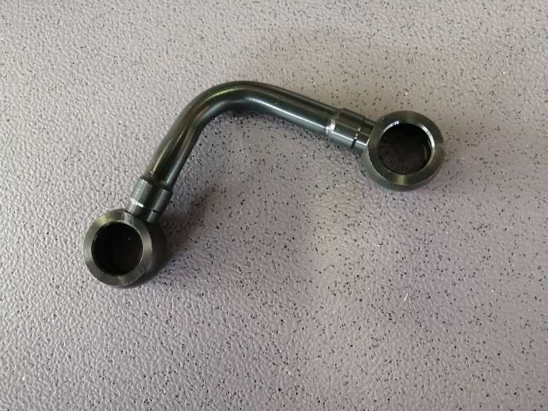 Oil suction pipe