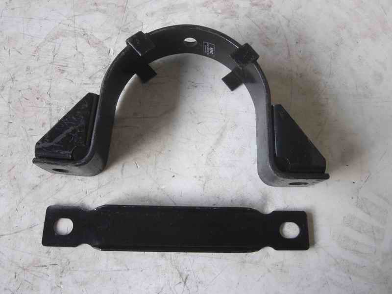 Drive shaft middle support