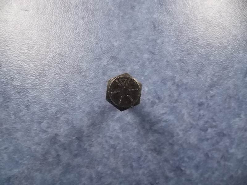 D Drive shaft bolt M10*1*72-1