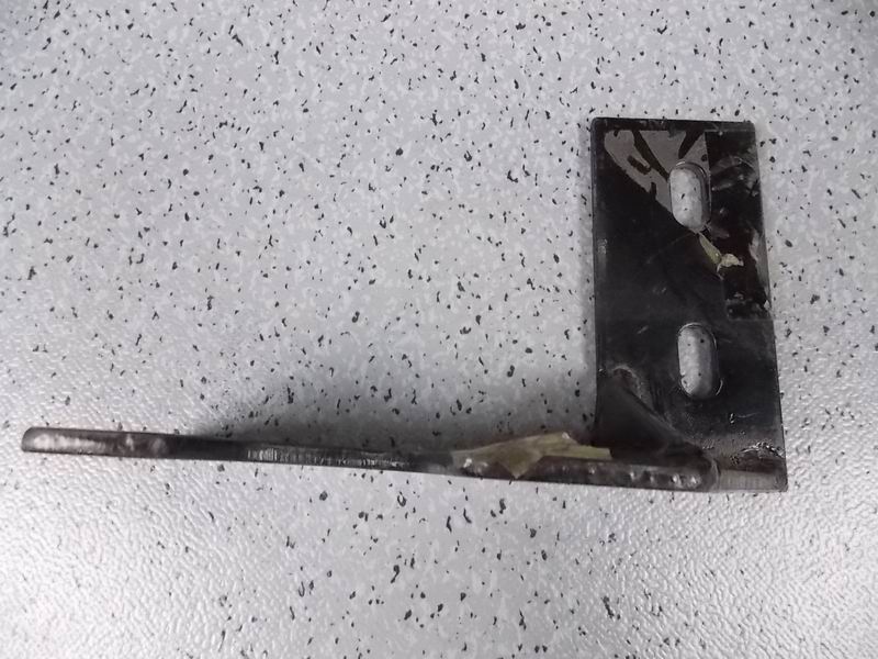 L-shaped reinforced iron plate-1