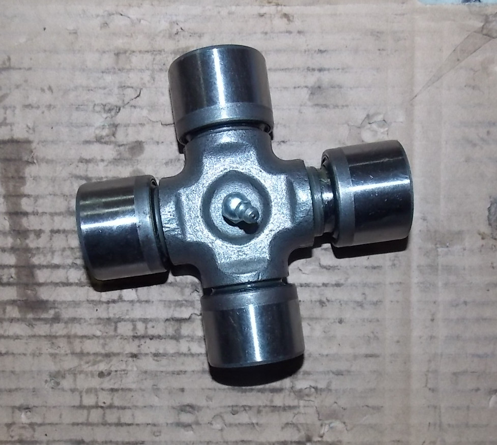 Поперечный вал трансмиссии; удалил так же, как 2214-00067