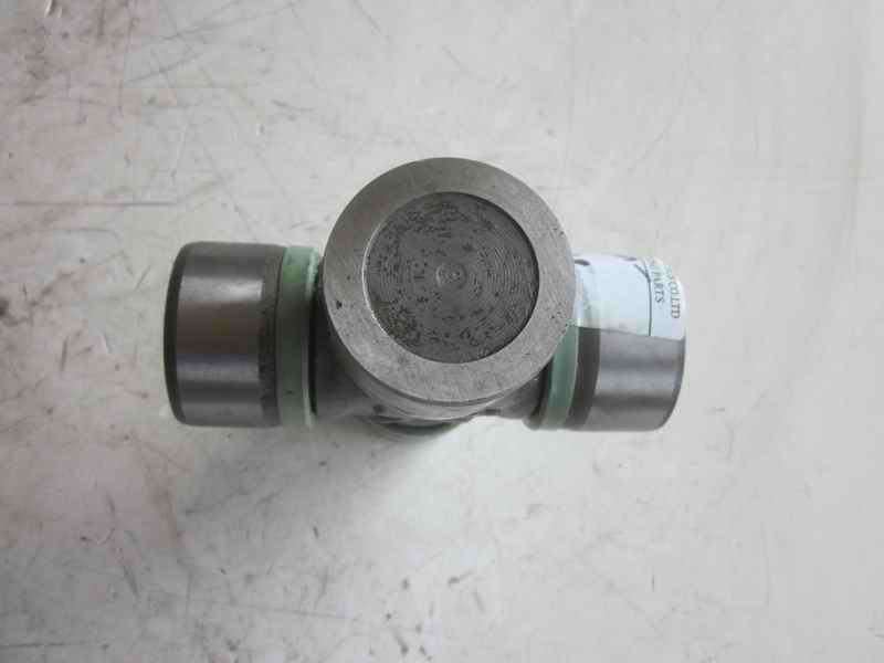 Поперечный вал трансмиссии; доступен для поколений 2201-01520