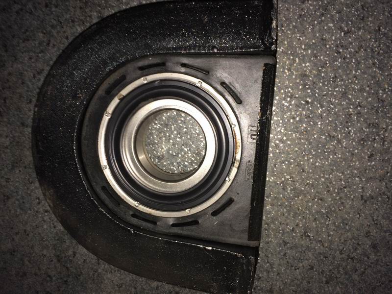 Drive shaft intermediate support