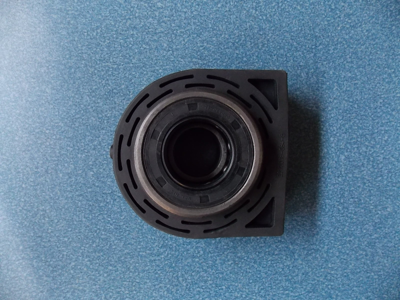 Средняя опора приводного вала в сборе