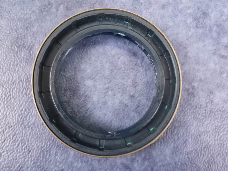 Сальник полуоси внутренний-1