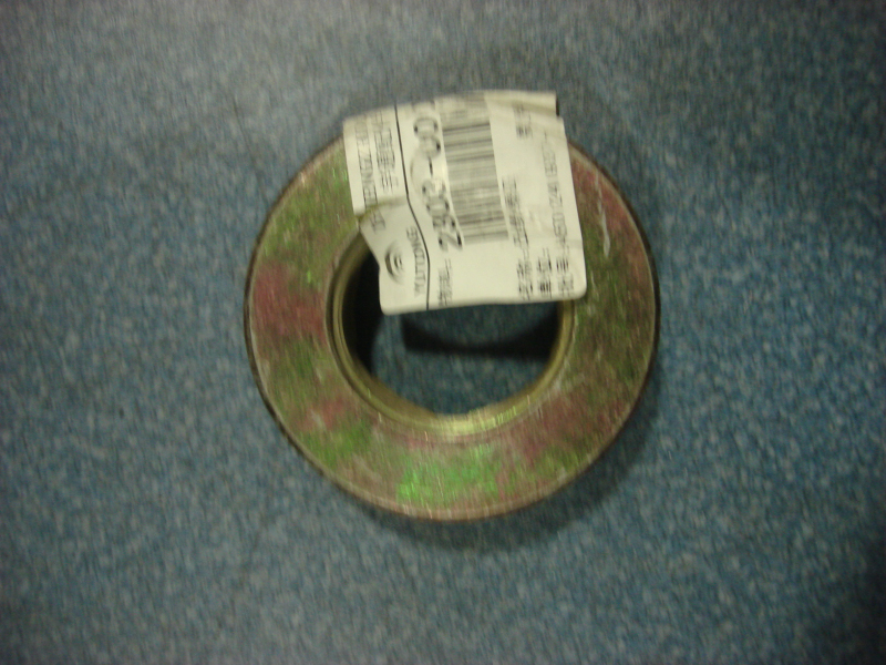 Фланцевая гайка-1